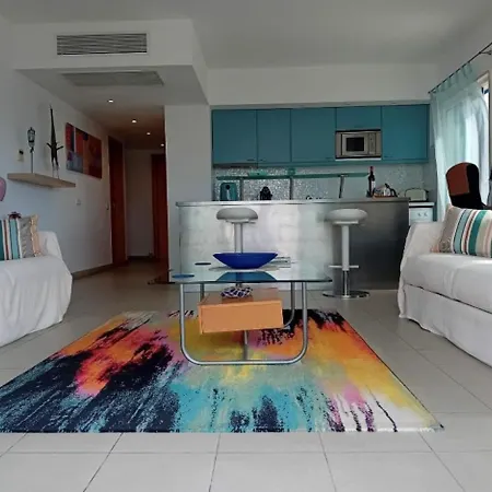 Marina With Pool Access Apartment